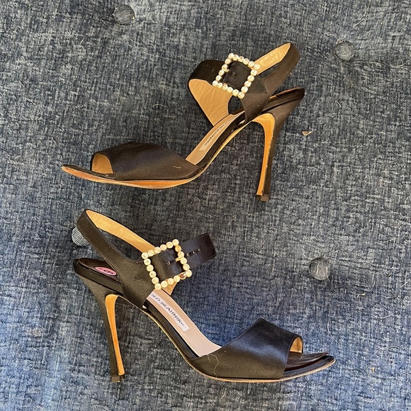 Manolo Blahnik Shoes - Manolo Blahnik Heels - size 39